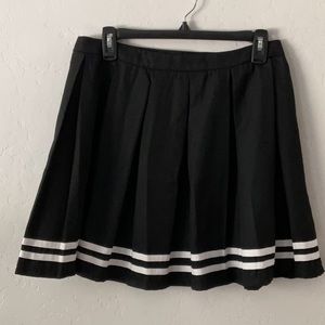 Hot Topic Black/White Pleated Mini Skirt Size Large